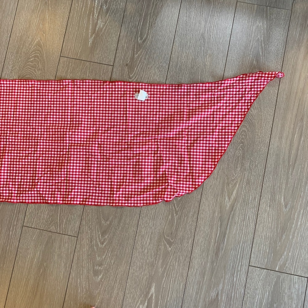 EUC! Red Bandeau Top and Cute Sarong - Picture 4 of 5